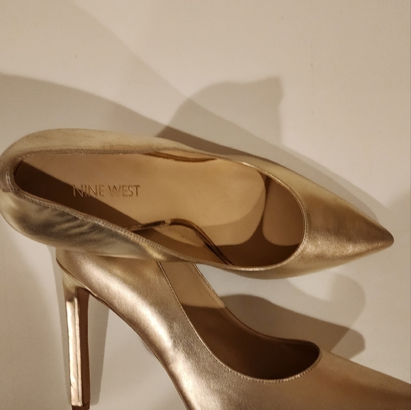 Nine West Pump 9.5 Tatiana EUC - Picture 3 of 4